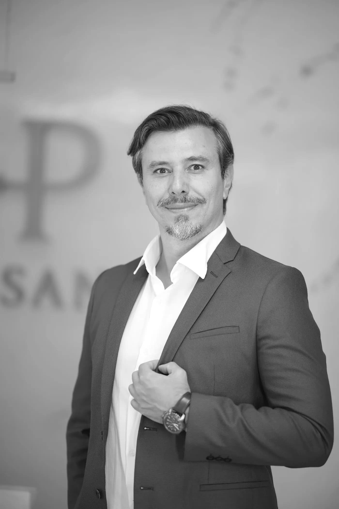 Dr. Mário Russano